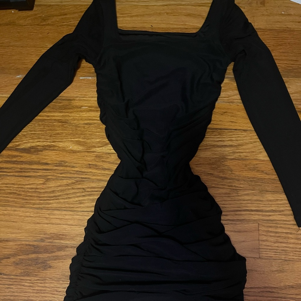 Amazon Black Long-Sleeve Ruched Bodycon Dress